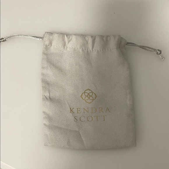 Kendra Scott Jewelry Dust Bag - Picture 1 of 4